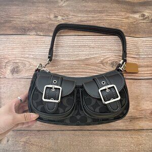 COACH Ashton Baguette 25